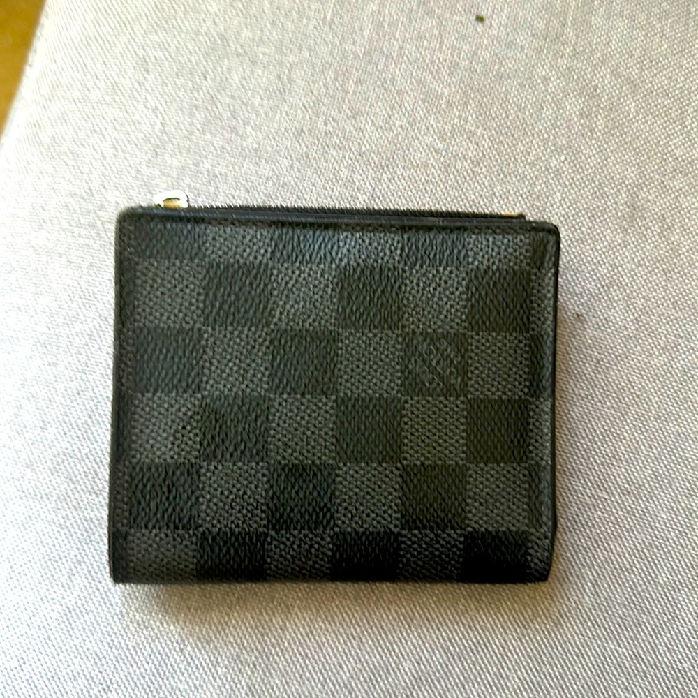 LOUIS VUITTON MENS WALLET